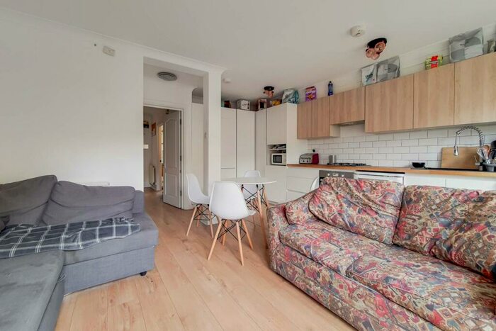 4 Bedroom End Of Terrace House To Rent In Manchester Road, Isle Of Dogs, London, E14
