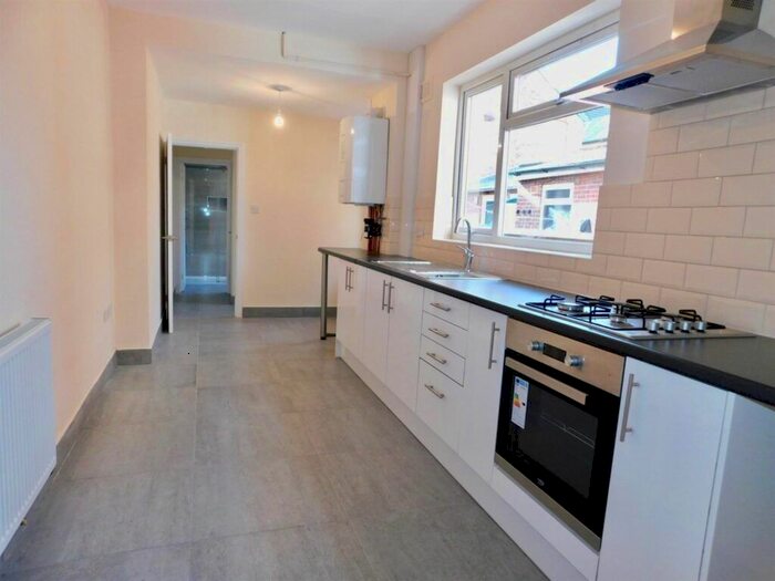 3 Bedroom Terraced House To Rent In Buller Road, Leicester, LE4