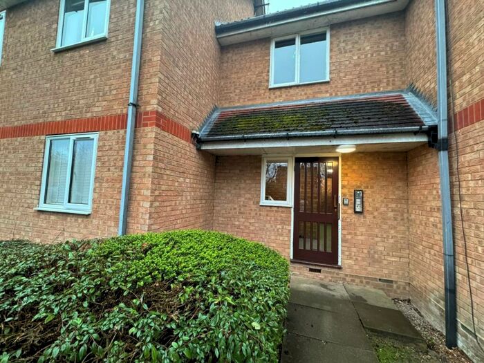 1 Bedroom Flat To Rent In Eagle Close, Waltham Abbey, EN9