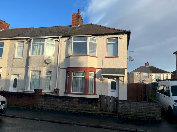 3 Bedroom End Of Terrace House To Rent In Newport, NP19