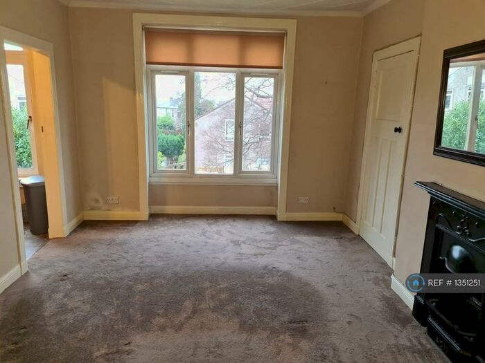 2 Bedroom Flat To Rent In Kingsacre Road, Glasgow, G44