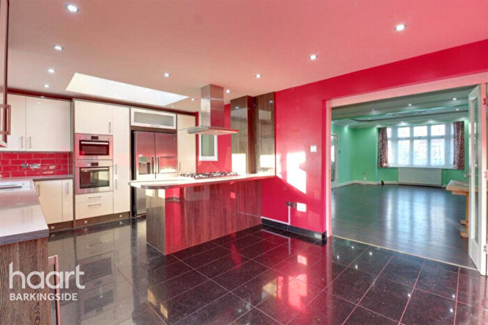 4 Bedroom Terraced House To Rent In Westminster Gardens, Ilford, IG6