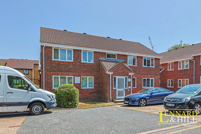 2 Bedroom Flat For Sale In Conway Gardens, Grays, RM17