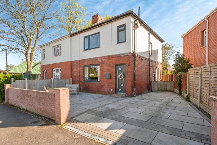 3 Bedroom Semi Detached House For Sale In Ash Tree Road, Thorne, Doncaster, DN8