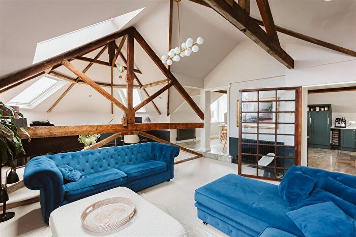 3 Bedroom Maisonette For Sale In Bannerleigh Road, Leigh Woods, Bristol, BS8