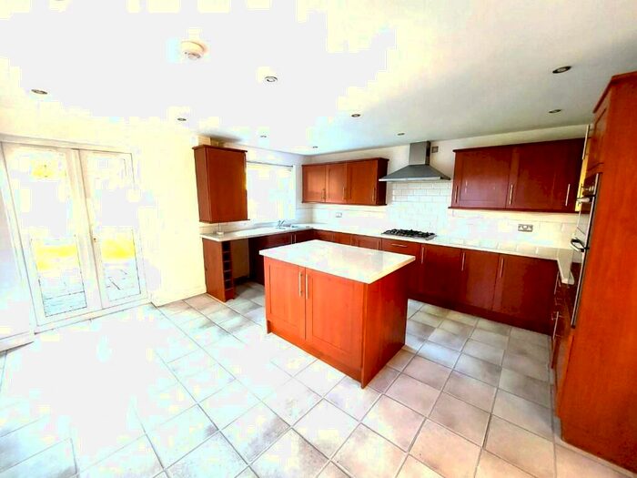 4 Bedroom Detached House To Rent In Geoffrey Close, Sutton Coldfield, West Midlands, B76