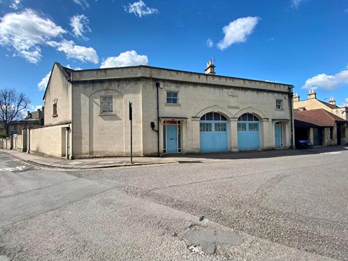 2 Bedroom House To Rent In Crescent Lane, Bath, BA1