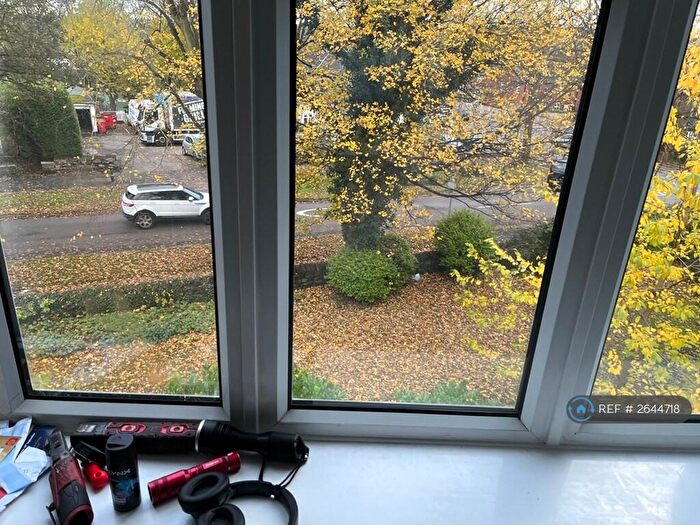 2 Bedroom Flat To Rent In Featherbank Lane, Horsforth, Leeds, LS18