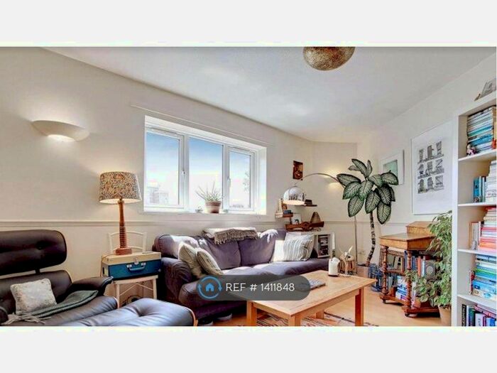 2 Bedroom Flat To Rent In Bonner Road, London, E2