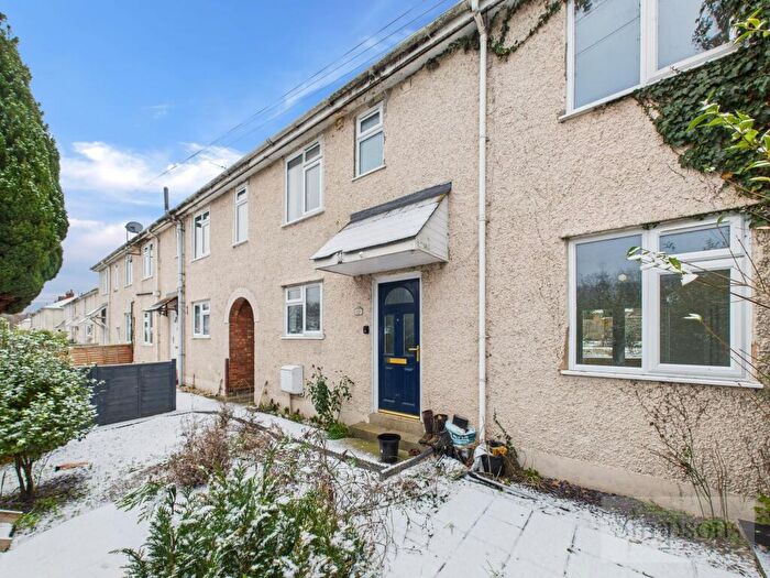 3 Bedroom Terraced House For Sale In Trenchard Avenue, Milton, OX14