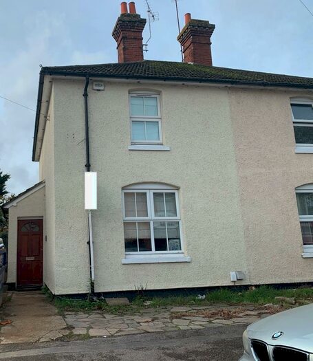 3 Bedroom Semi-Detached House To Rent In Maidenhead, Berkshire, SL6