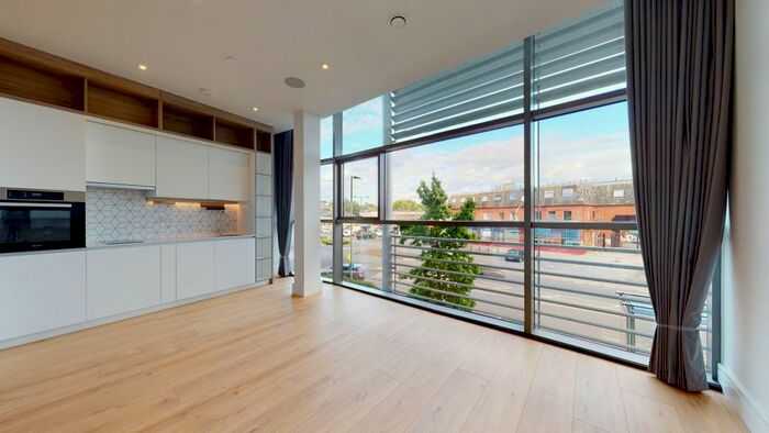 Studio To Rent In Station Road, Addlestone, KT15