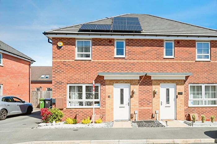 3 Bedroom Semi Detached House For Sale In Phoenix Close, Mansfield, Nottinghamshire, NG18