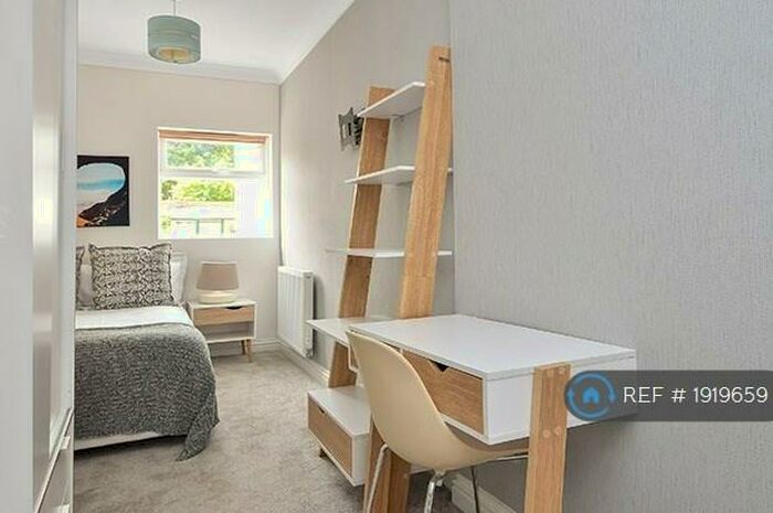 7 Bedroom Terraced House To Rent In Room - Ophir Road, Portsmouth, PO2