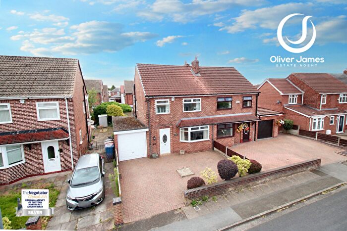 3 Bedroom Semi-Detached House For Sale In Balshaw Avenue, Irlam, M44