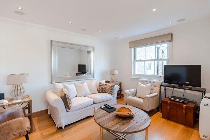 3 Bedroom Flat For Sale In Durweston Street, London, W1H