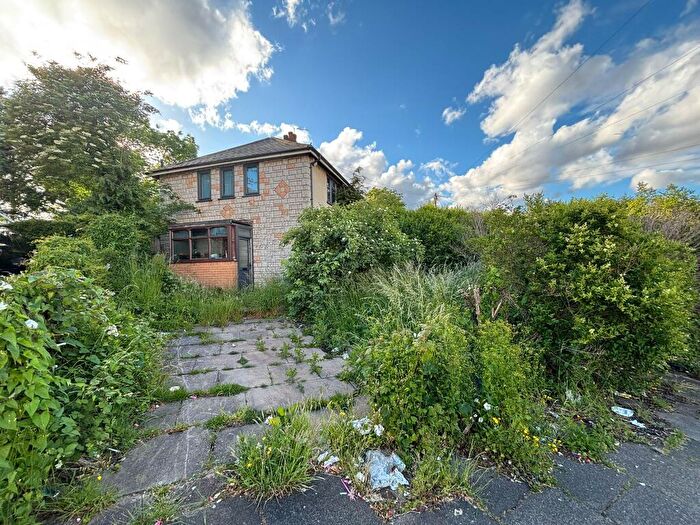 3 Bedroom Semi-Detached House For Sale In Briarfield Road, Birmingham, B11