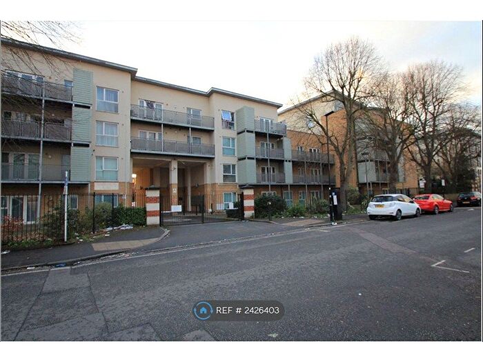2 Bedroom Flat To Rent In Smoothfields Court, Hounslow, TW3