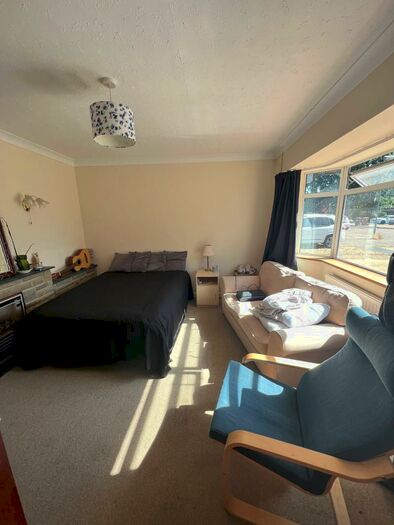 1 Bedroom Semi-Detached House To Rent In Stoughton, Guildford, GU1