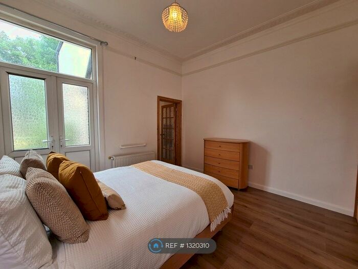 1 Bedroom Flat To Rent In Fairlop Road, London, E11