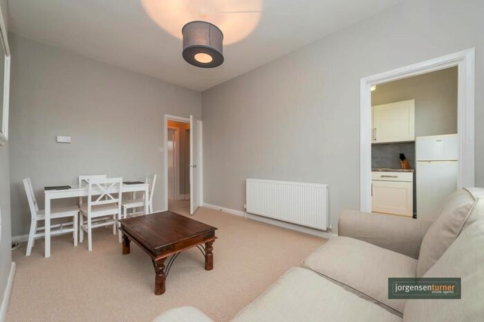 1 Bedroom Flat To Rent In Stanlake Road, Shepherds Bush, London, W12