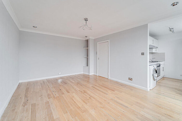 2 Bedroom Apartment To Rent In Haverstock Hill, Belsize Park, London, NW3