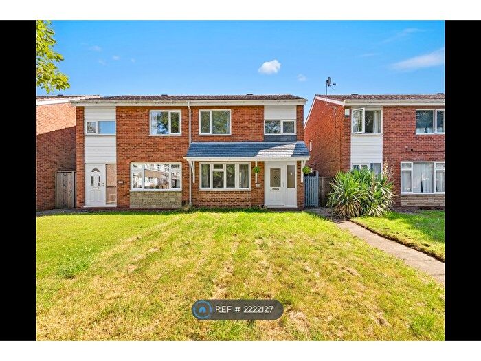 3 Bedroom Semi-Detached House To Rent In Hatchford Walk, Birmingham, B37
