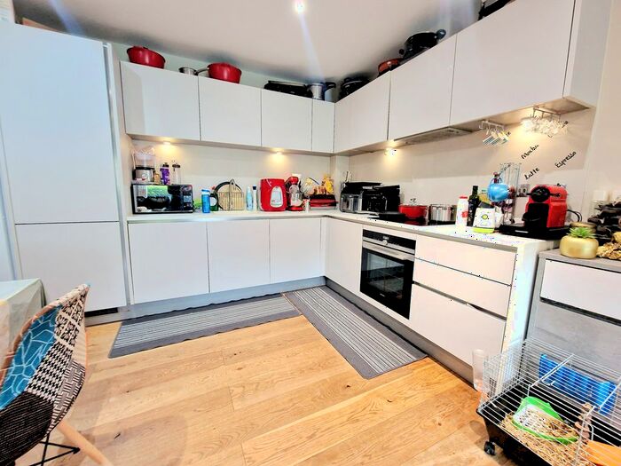 2 Bedroom Flat To Rent In East Barnet Road, Barnet, EN4
