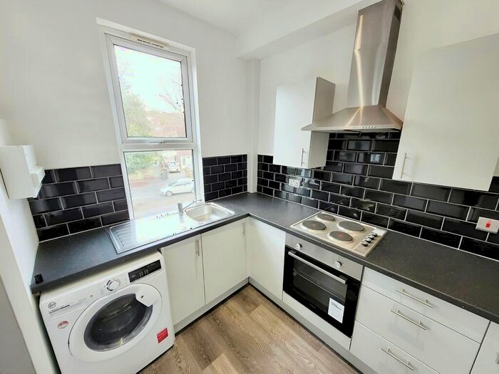 2 Bedroom Apartment To Rent In Harehills Avenue, LS8