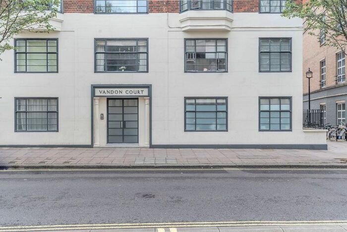 Studio To Rent In Petty France, St James's Park, London, SW1H