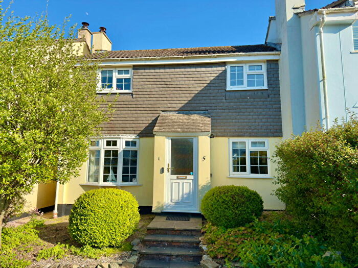 3 Bedroom End Of Terrace House For Sale In Tredrizzick, Nr Rock, PL27