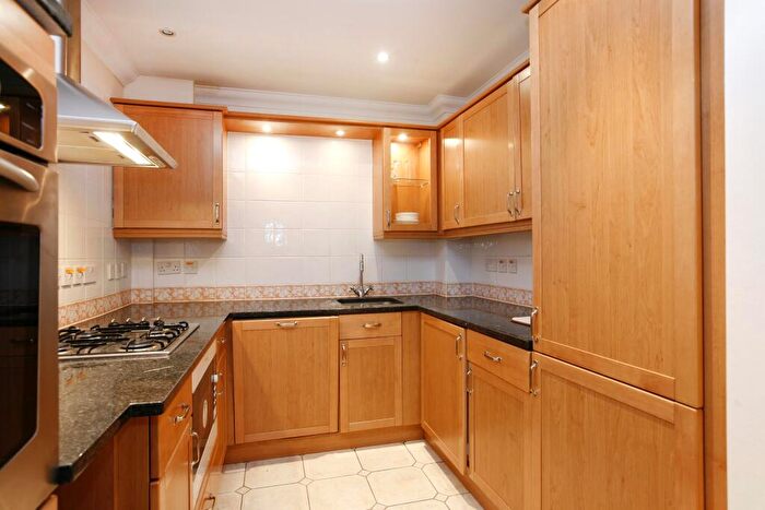 2 Bedroom Apartment To Rent In May Bate Avenue Kingston Upon Thames, KT2