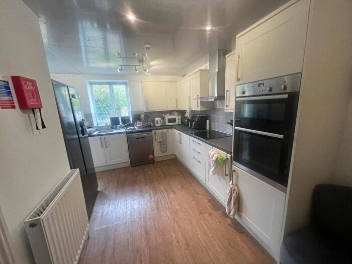 6 Bedroom Apartment To Rent In Ferndale Road, BS7
