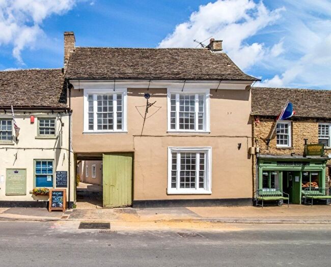 2 Bedroom Terraced House For Sale In High Street, Lechlade, Gloucestershire, GL7