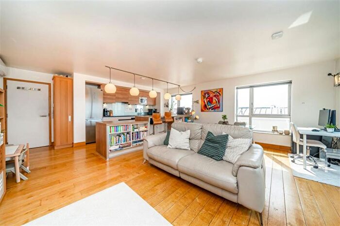 2 Bedroom Flat For Sale In John Harrison Way, Greenwich, SE10