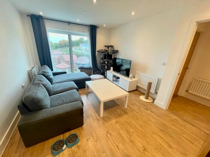 1 Bedroom Flat To Rent In Stirling Drive, Luton, LU2