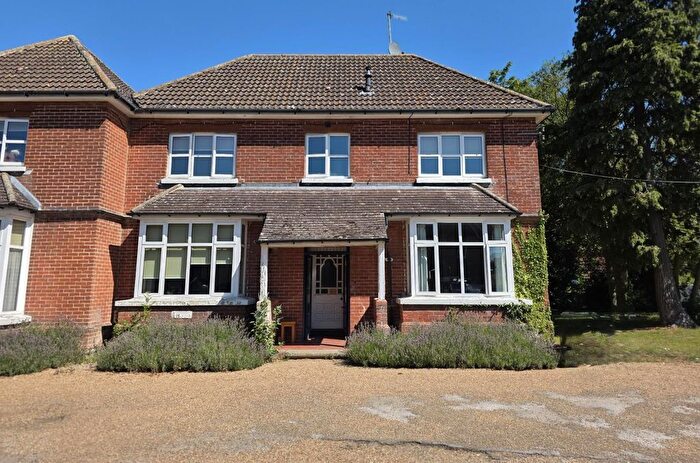 2 Bedroom Flat To Rent In Oxenturn Road, Wye, Ashford, TN25