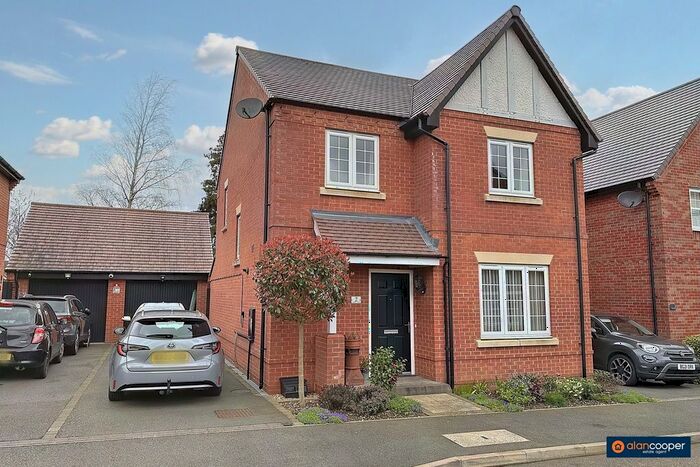 4 Bedroom Detached House For Sale In Quincy Close, Bramcote Manor, Nuneaton, CV11