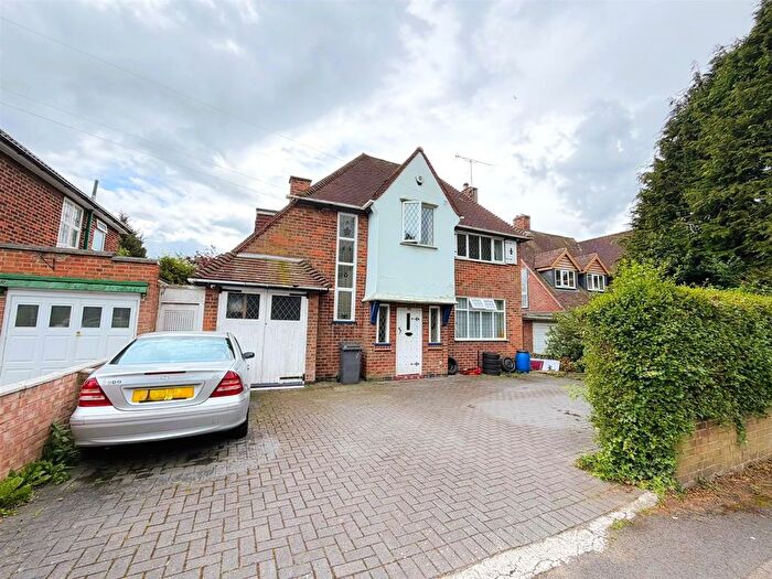 3 Bedroom Detached House For Sale In Scraptoft Lane, Leicester, LE5