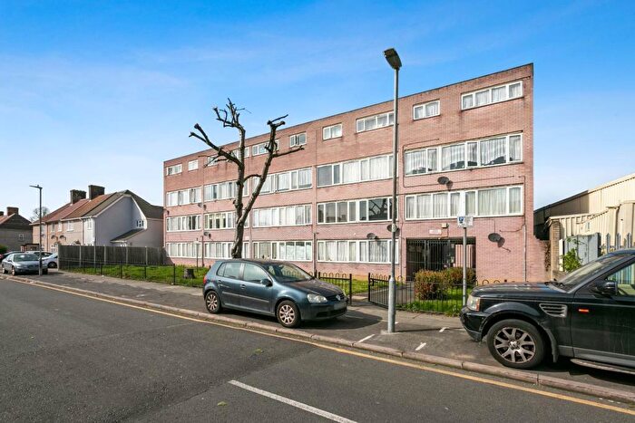 2 Bedroom Maisonette To Rent In Chadwell Heath, RM6