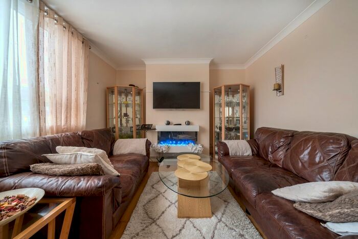 2 Bedroom Flat To Rent In Ann Street, London, SE18