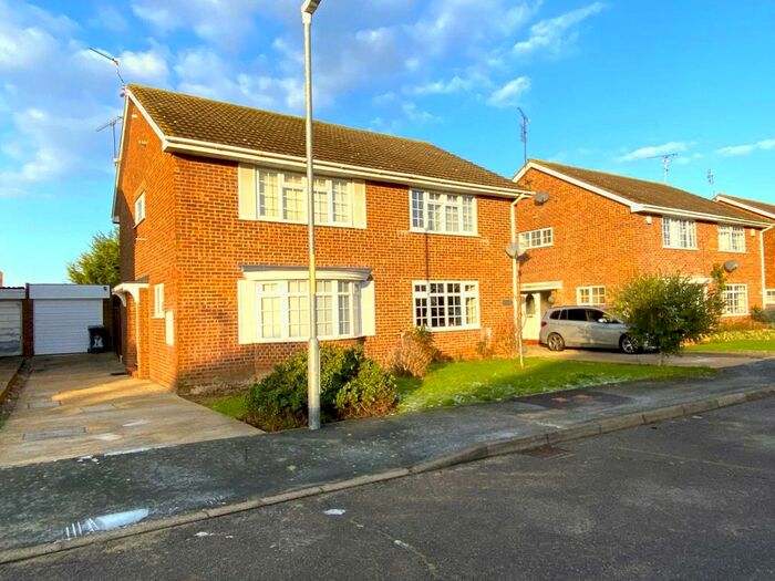 3 Bedroom Property To Rent In Sunningdale Walk, Herne Bay, CT6