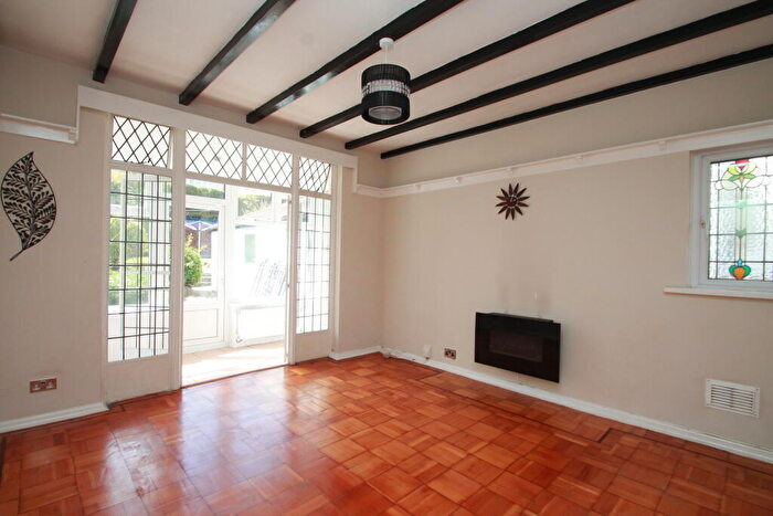 4 Bedroom Semi Detached House To Rent In Baron's Court Road, Penylan, Cardiff, CF23