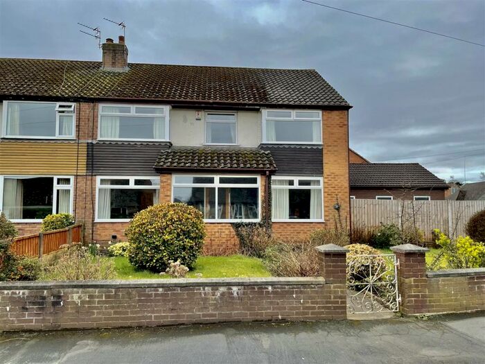 Houses for sale & to rent in L40 7RS, Lordsgate Drive, Burscough West