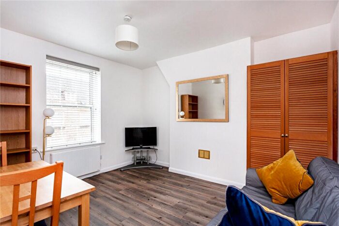 1 Bedroom Apartment To Rent In Arcadia Court, Old Castle Street, London, E1