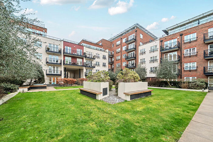 2 Bedroom Flat For Sale In Dartmouth House, Royal Quarter, Kingston Upon Thames, KT2