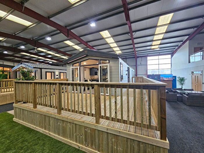 3 Bedroom Mobile/park Home For Sale In Malton Road, Pickering, YO18