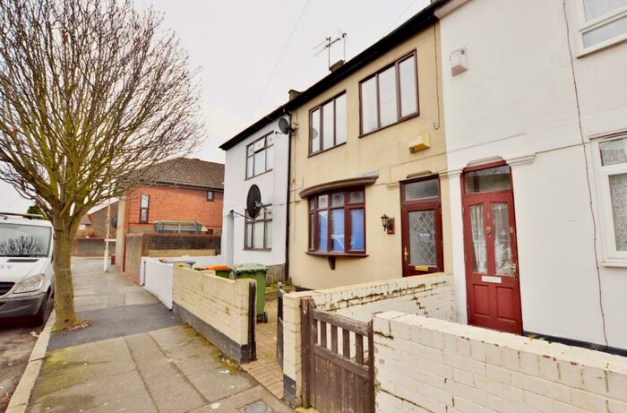 3 Bedroom House To Rent In Burgess Road, Stratford, E15
