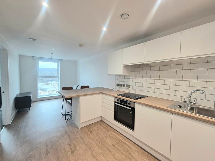 1 Bedroom Flat To Rent In Cow Green, Halifax, HX1