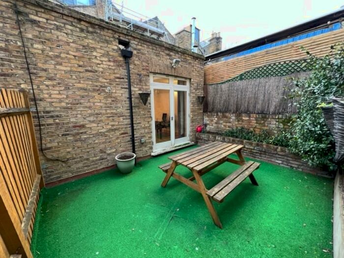 1 Bedroom Ground Flat To Rent In Navigator Square, London, N19